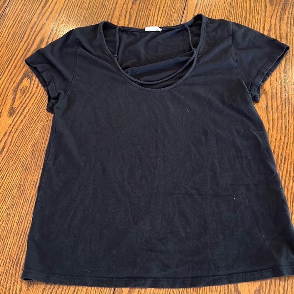 Basic scoop neck tee